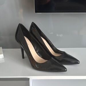 Nine West Black Glossy Heels with Pointed Toe